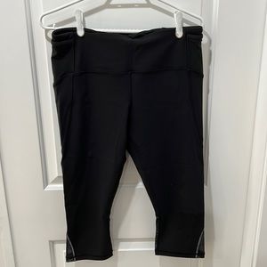 Lululemon capri pants with scalloped and mesh detail